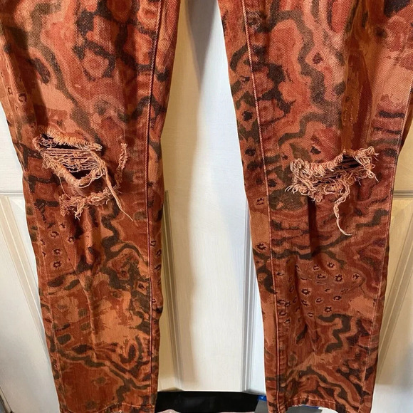 Pilcro Anthropologie The Slim Boyfriend Jeans Orange Motif Distressed Sz 26 Punk - Picture 9 of 13